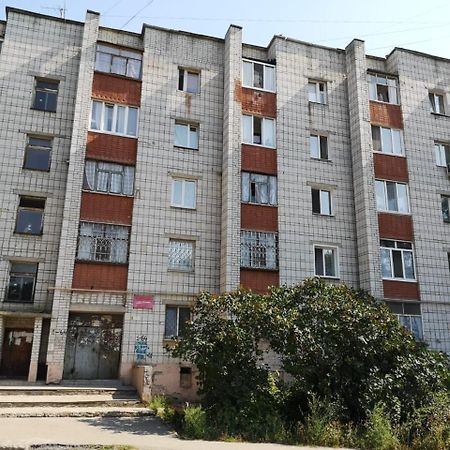 1 - Comnatnaya Meblirovannaya Quartira S Balconom V Centre Ulianovska - Posutochno Apartamento Exterior foto